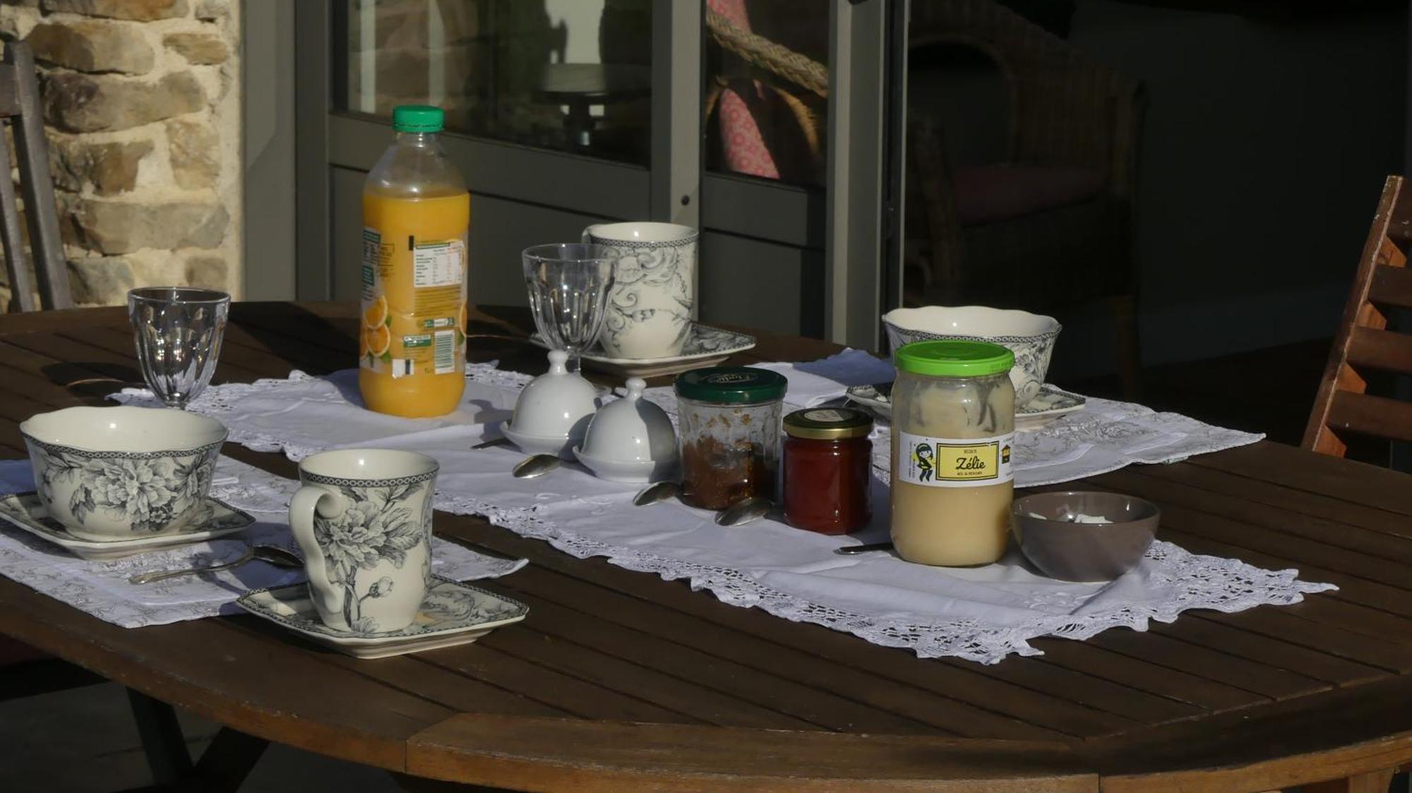 La Petite Lande Bed & Breakfast Ménil Dış mekan fotoğraf